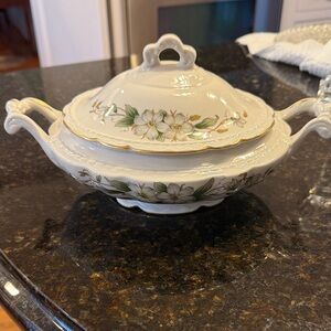 Embassy USA Dogwood Oval Covered Vegetable Serving Bowl Vitrified China Floral